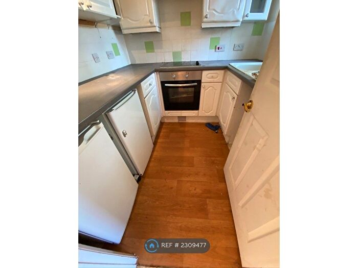 1 Bedroom Semi-Detached House To Rent In Sharpness Close, Hayes, UB4