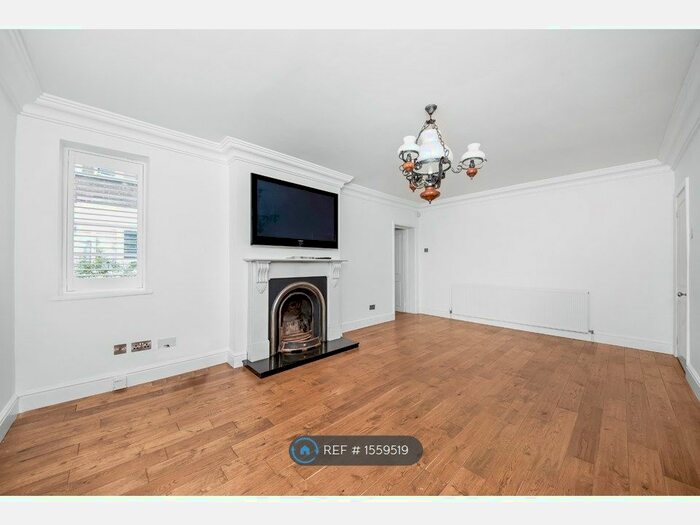 3 Bedroom Flat To Rent In Dartmouth Grove, London, SE10