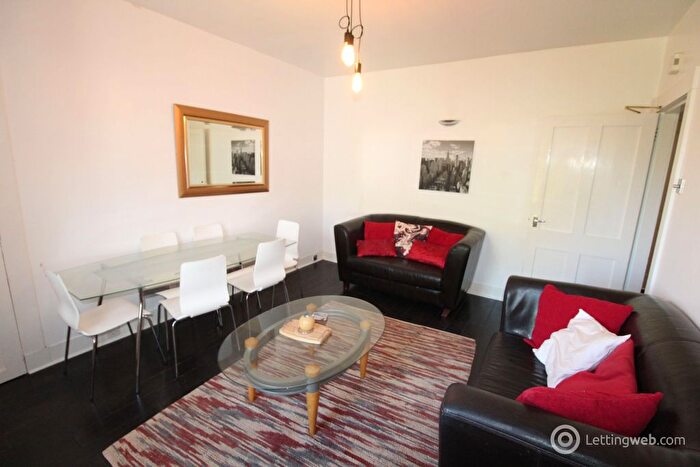 3 Bedroom Flat To Rent In View Terrace, Upper Flat, AB25