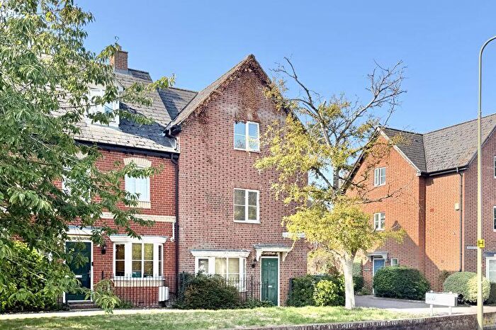 4 Bedroom Town House For Sale In Pickering Row, Wantage, OX12