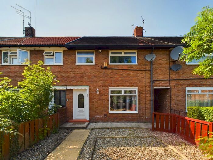 3 Bedroom Terraced House To Rent In Frome Road, Longhill, HU8