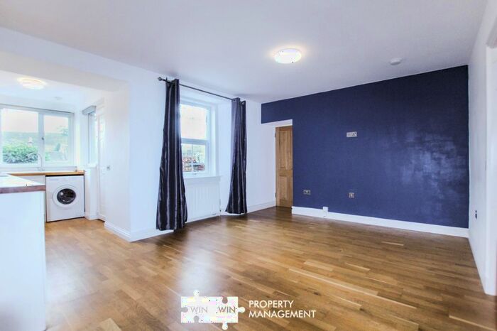 2 Bedroom Flat To Rent In Belmont Road, Juniper Green, Edinburgh, EH14