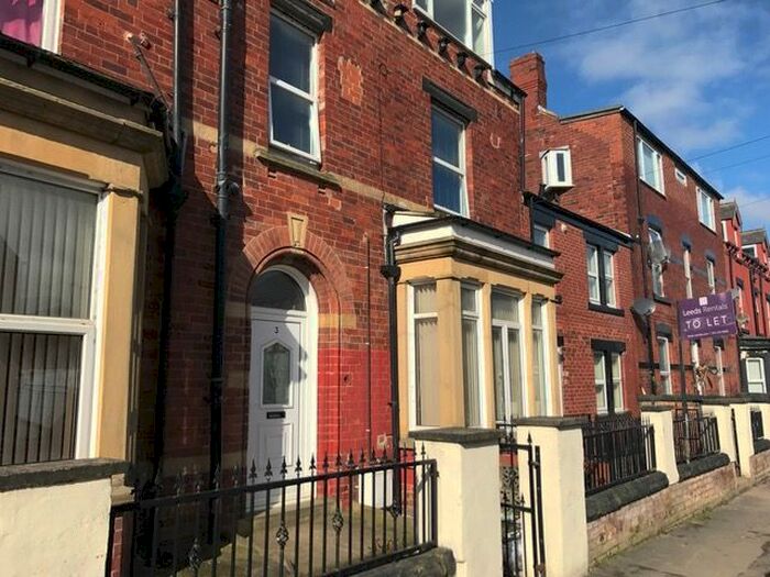 1 Bedroom Flat To Rent In Edinburgh Grove, Armley, LS12