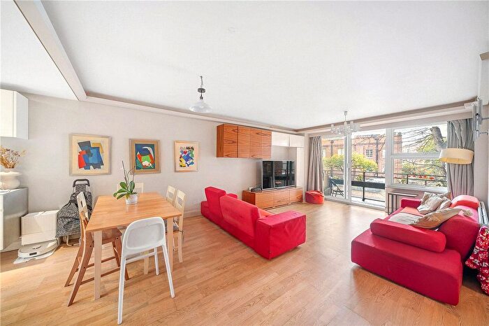 3 Bedroom Flat To Rent In Gloucester Avenue, Primrose Hill, London, NW1