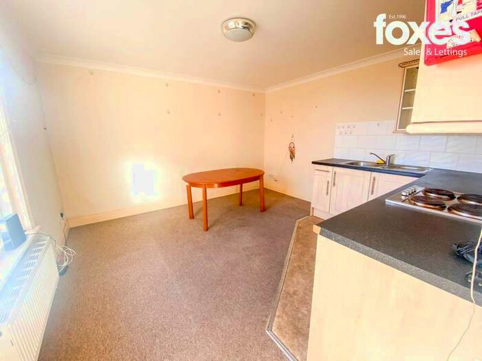 1 Bedroom Flat To Rent In Christchurch Road, Pokesdown, Bournemouth, BH7