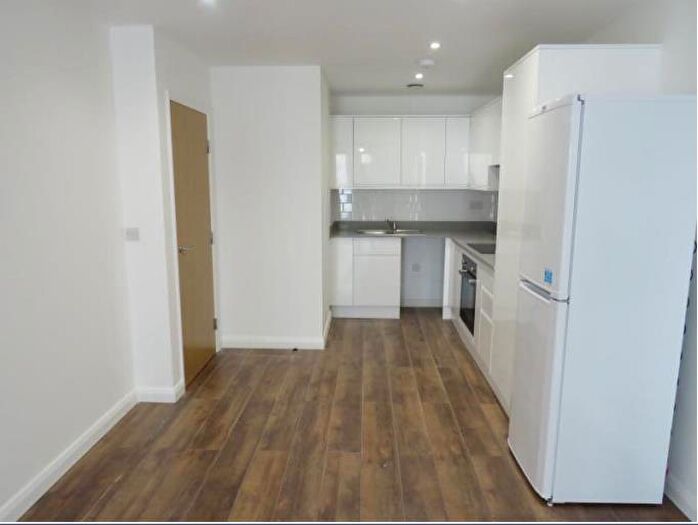 3 Bedroom Apartment To Rent In Stoke Road, Slough, SL2