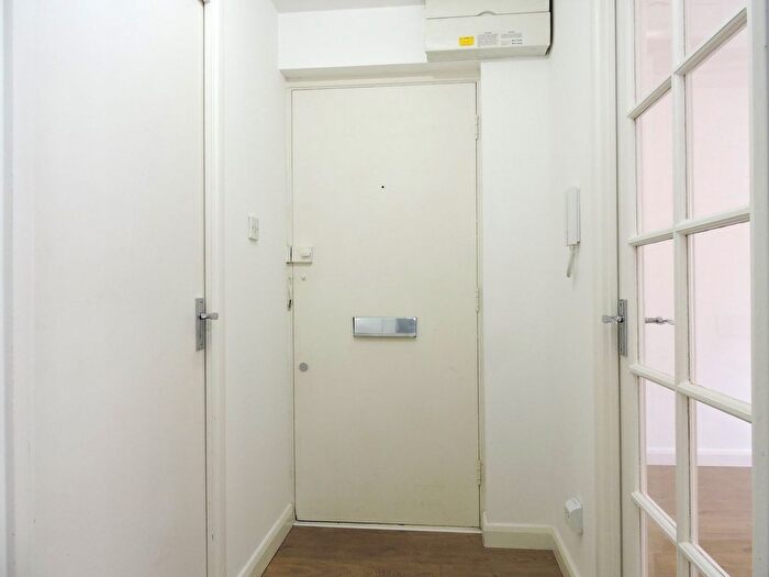 1 Bedroom Flat For Sale In Cobbett Close, Enfield Wash, Middlesex, EN3