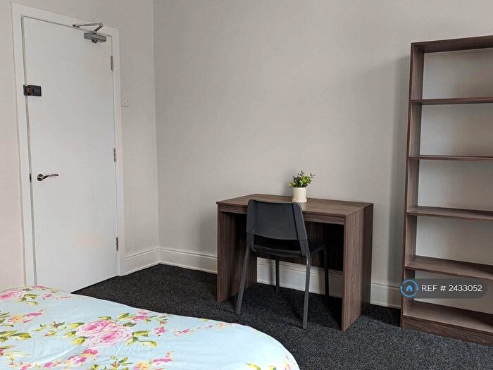 4 Bedroom Semi-Detached House To Rent In Melbourne Street, Hull, HU5