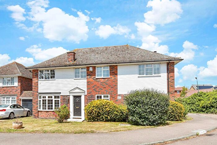 4 Bedroom Detached House For Sale In Willowbank Drive, High Halstow, Rochester, Kent, ME3