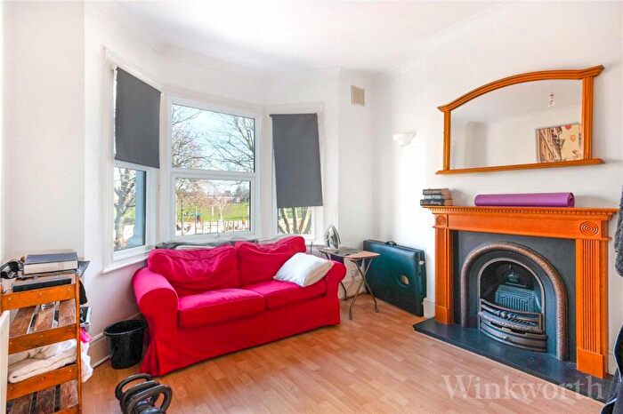 3 Bedroom Apartment To Rent In Childeric Road, New Cross, London, SE14