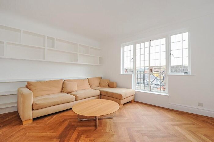 2 Bedroom Flat To Rent In Glenmore Road, London, NW3