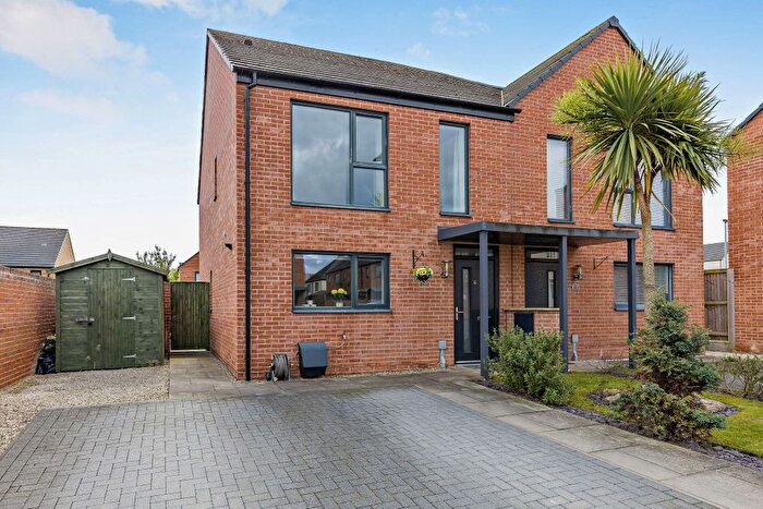 3 Bedroom Semi-Detached House For Sale In Fair Maid Place, Allerton Bywater, Castleford, WF10