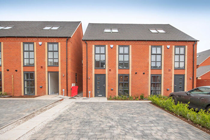 4 Bedroom Semi Detached House To Rent In Lincoln Avenue, Littleover, Derby, Derbyshire, DE23