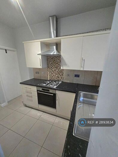 3 Bedroom Terraced House To Rent In Ramsgate Street, Halifax, HX1