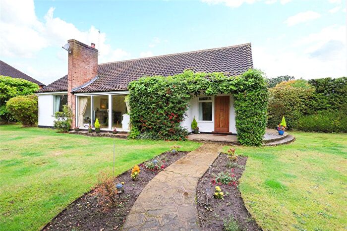 4 Bedroom Bungalow To Rent In Walton-On-Thames, Surrey, KT12