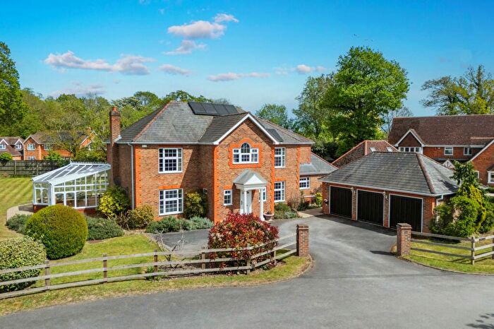 5 Bedroom Detached House For Sale In Orchard Chase, Hurst, RG10