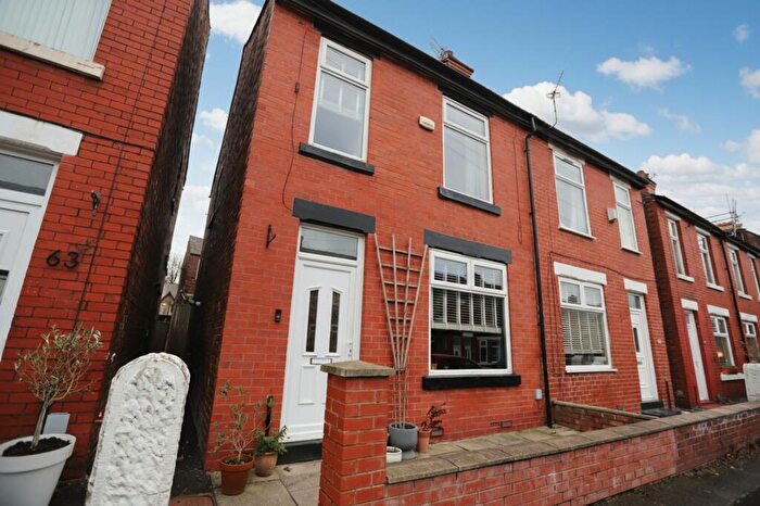 3 Bedroom Semi-Detached House For Sale In Milton Road, Prestwich, M25