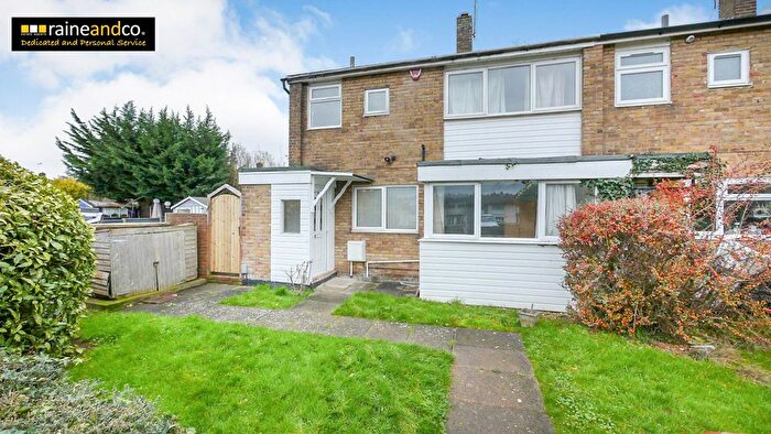 3 Bedroom End Of Terrace House For Sale In Travellers Lane, Hatfield, AL10