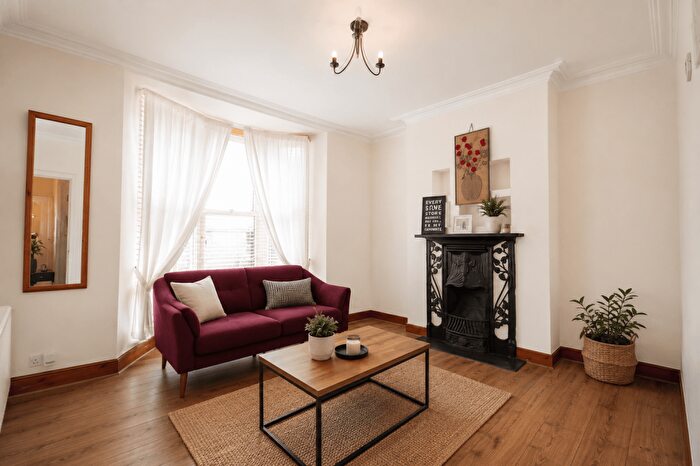 2 Bedroom Maisonette For Sale In Herga Road, Harrow, Middlesex, HA3