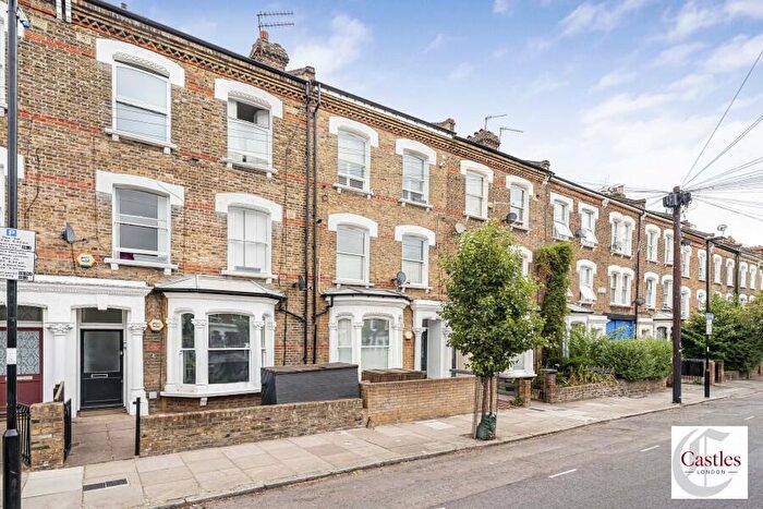 1 Bedroom Apartment To Rent In Evershott Road, Stroud Green, N4