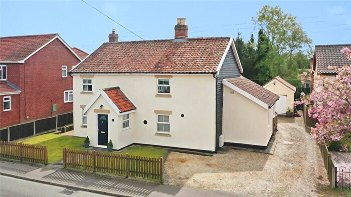4 Bedroom Detached House For Sale In Hargham Road, Attleborough, Norfolk, NR17