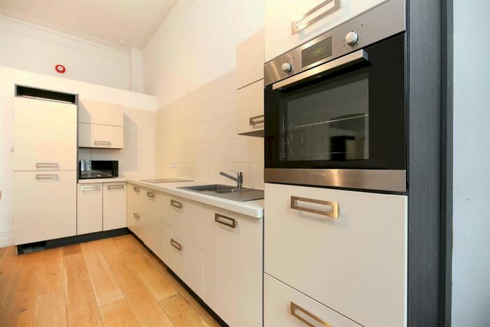 2 Bedroom Apartment To Rent In (£pppw)Grainger Street, City Centre, Newcastle Upon Tyne, NE1