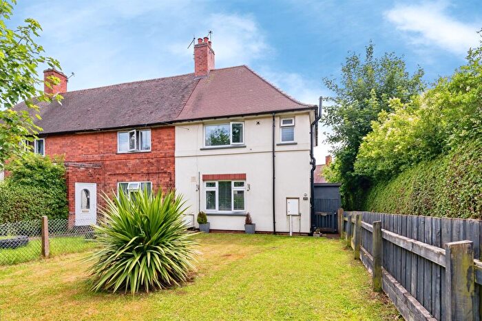 3 Bedroom Semi-Detached House For Sale In Minver Crescent, Nottingham, NG8