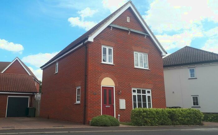 4 Bedroom Detached House For Sale In Brownes Grove, Loddon, NR14