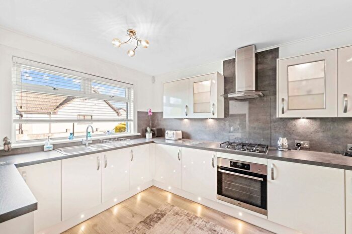 3 Bedroom Detached Bungalow For Sale In Lorinda, Parkland Grove, Stoneyburn, EH47