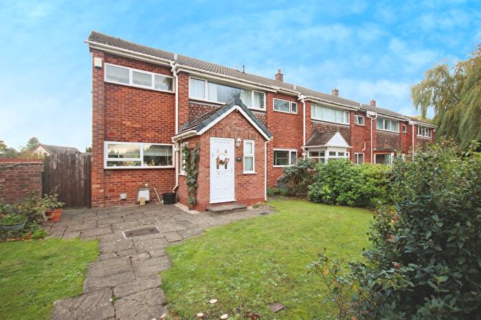 3 Bedroom End Of Terrace House For Sale In Birmingham Road, Meriden, Coventry, CV7