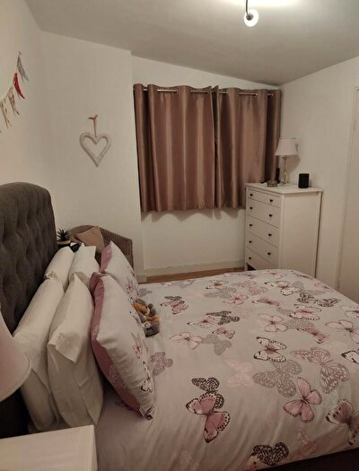 3 Bedroom Terraced House For Sale In Regency Walk, Croydon, London, CR0