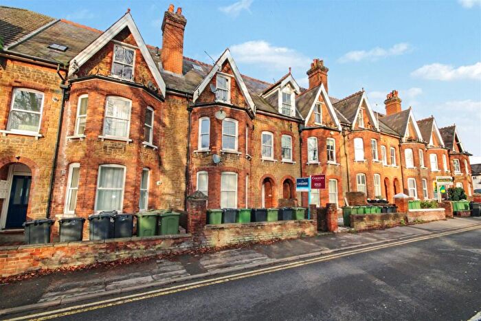 2 Bedroom Flat To Rent In York Road, Guildford, GU1