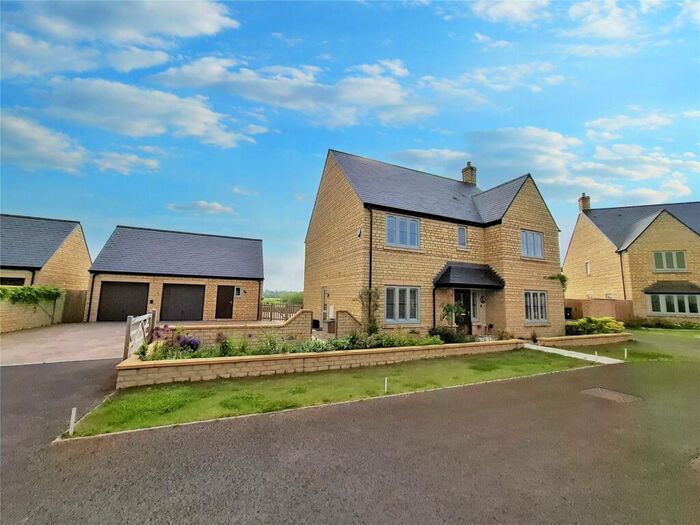 4 Bedroom Detached House For Sale In Heavens Rise, Ashton Keynes, Wiltshire, SN6