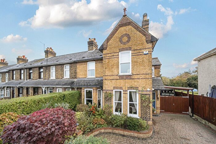 6 Bedroom Semi Detached House For Sale In Gore Road, Dartford, Kent, DA2