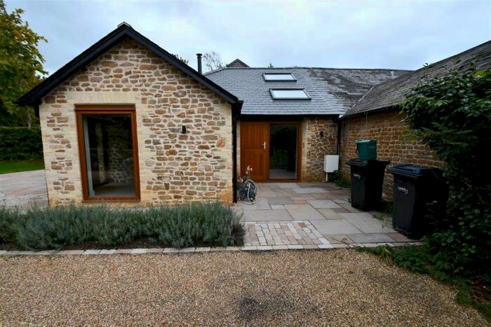 2 Bedroom Cottage To Rent In Hambledon Road, Busbridge, Godalming, GU7