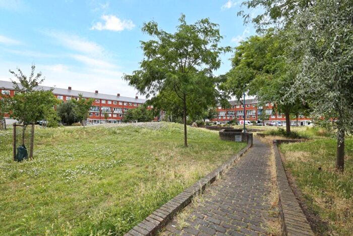 3 Bedroom Apartment For Sale In Maddock Way, London, SE17