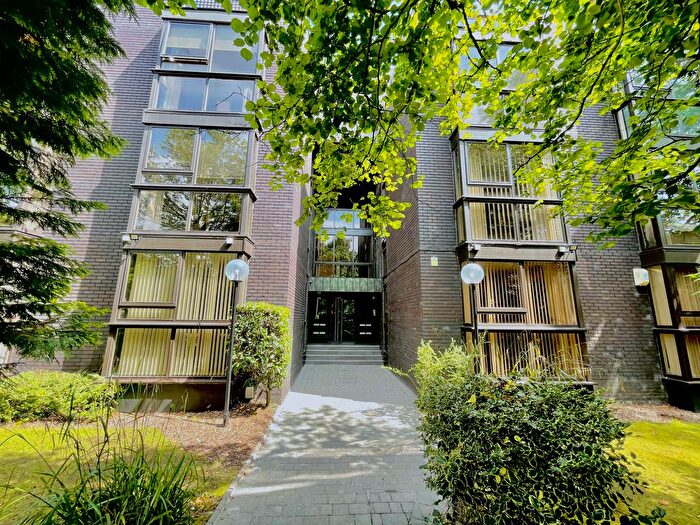 2 Bedroom Flat To Rent In Parkfield Road South, Manchester, M20