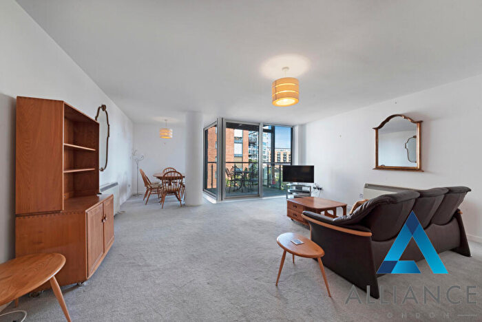 2 Bedroom Apartment For Sale In Medland House, Branch Road, Limehouse, London, E14