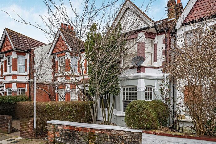 2 Bedroom Property To Rent In Leighton Road, West Ealing, W13