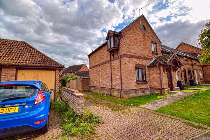 3 Bedroom Terraced House To Rent In Beverley Drive, CO13