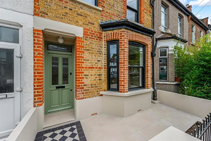 3 Bedroom House For Sale In King Edward Road, Walthamstow, E17