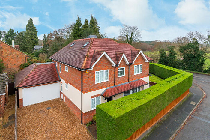 5 Bedroom Detached House For Sale In Freemans Close, Stoke Poges, SL2