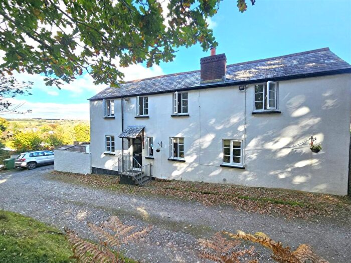 3 Bedroom Link Detached House For Sale In Tavistock Road, Yelverton, PL20