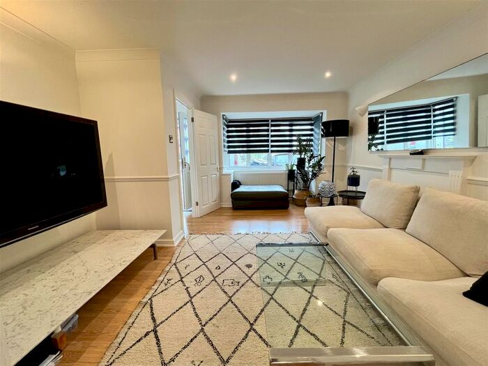4 Bedroom Property To Rent In Magnolia Close, Hertford, SG13