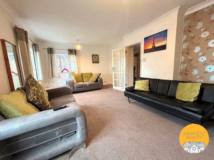 2 Bedroom Flat To Rent In Highters Heath Lane, Birmingham, B14