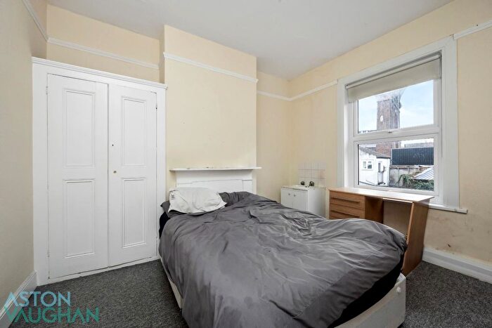 3 Bedroom Flat To Rent In Ditchling Rise, Brighton, BN1
