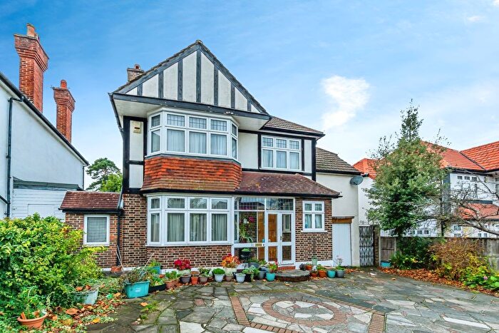 4 Bedroom Detached House For Sale In Upper Shirley Road, Croydon, CR0