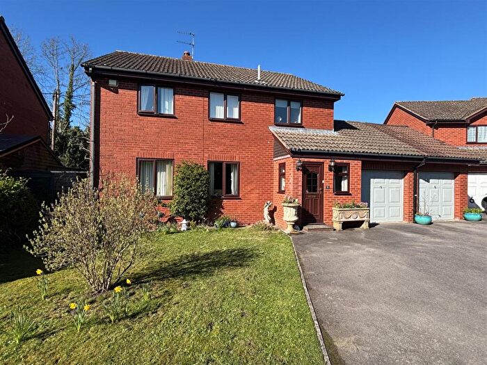 4 Bedroom Detached House For Sale In Badgers Close, Pans Lane, Devizes, SN10