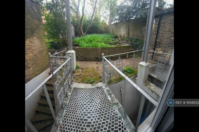 Studio To Rent In Hornsey Lane, London, N6