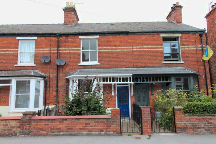 2 Bedroom House To Rent In Grovehill Road, East Yorkshire, HU17
